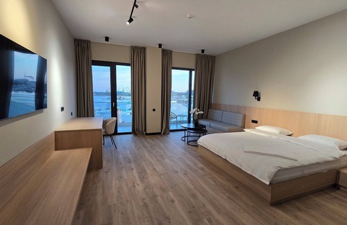 Mangalia Bed & Breakfast | La Plage Boutique