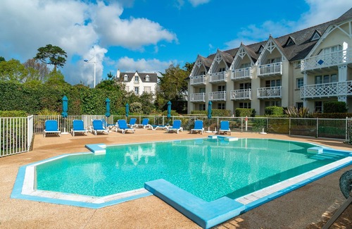 Finistere Apartment | La plage du Trez - Charmant duplex avec vue mer