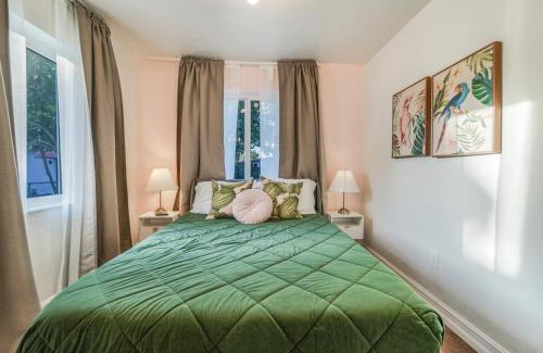 Miami Shores Villa | La Playita 4-BR Heated Pool Miami 16 Guests