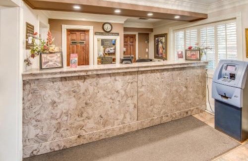 Metairie Apartment | LA Plaza Apartments