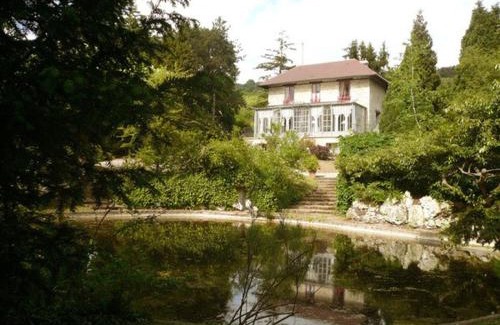 Giverny Bed & Breakfast | La Pluie de Roses