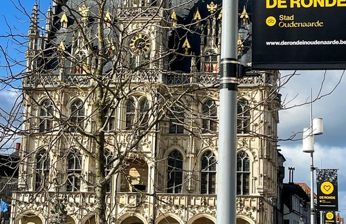 Oudenaarde House | La Port Rouge