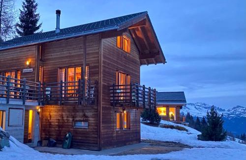 Heremence Ski Chalet | La Pourvoirie - 4 Vallées - Thyon-Les Collons, 10 personnes, pistes de ski à 200m, vue magnifique !