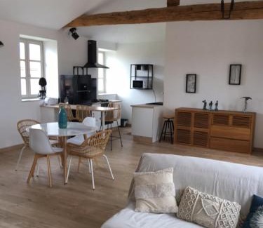 Montbrison Apartment | La providence, surplombant la ville