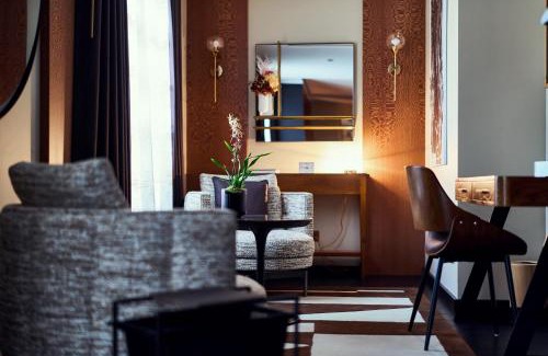 Centre Ville Hotel | La Pyramide - Maison Henriroux