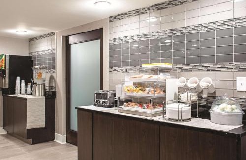 Rosedale Hotel | La Quinta by Wyndham Baltimore N/White Marsh