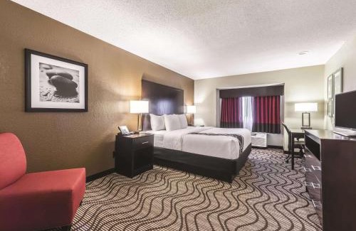 Collinsville Hotel | La Quinta by Wyndham Collinsville - St. Louis