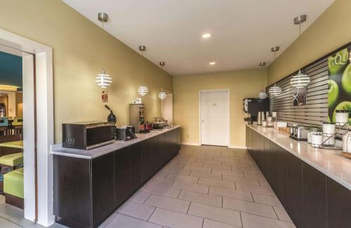 Collinsville Hotel | La Quinta by Wyndham Collinsville - St. Louis