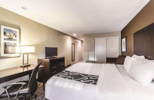 Collinsville Hotel | La Quinta by Wyndham Collinsville - St. Louis
