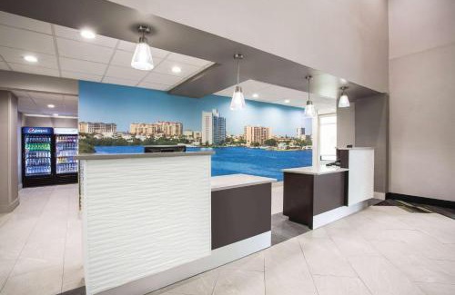 Clearwater Hotel | La Quinta by Wyndham Clearwater South