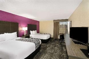 Columbus Hotel | La Quinta by Wyndham Columbus MS