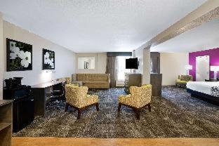 Columbus Hotel | La Quinta by Wyndham Columbus MS