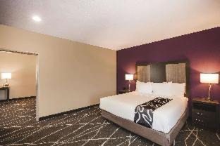 Garland Hotel | La Quinta by Wyndham Dallas Northeast-Arboretum