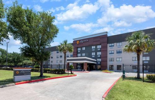 Brookhollow Hotel | La Quinta by Wyndham Houston NW Brookhollow
