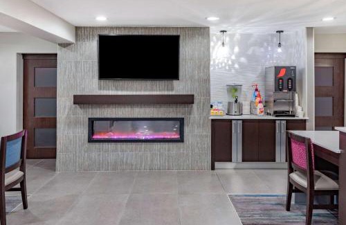 Sharpstown Hotel | La Quinta by Wyndham Houston Southwest