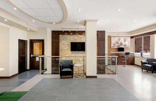 Durham Region Hotel | La Quinta by Wyndham Oshawa