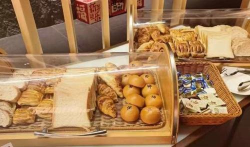 Xiaodian Qu Hotel | La Quinta by Wyndham Shanxi Xiaohe Xincheng