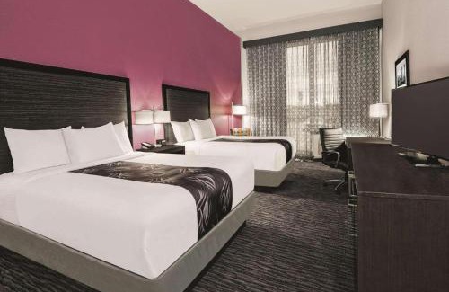 Grand Prairie Hotel | La Quinta by Wyndham Dallas Grand Prairie North