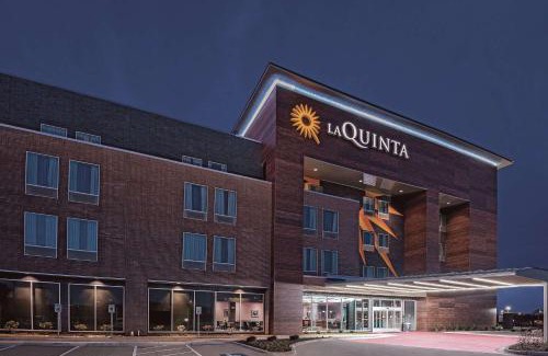 Grand Prairie Hotel | La Quinta by Wyndham Dallas Grand Prairie North