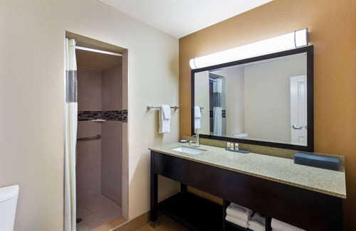 Southwest Berkeley Hotel | La Quinta Inn by Wyndham Berkeley