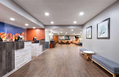 Decatur Hotel | La Quinta Inn by Wyndham Decatur Alabama