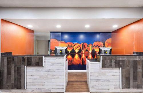 Decatur Hotel | La Quinta Inn by Wyndham Decatur Alabama