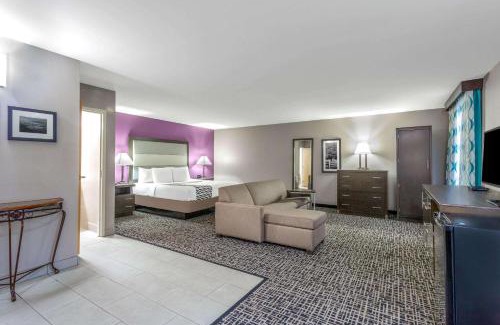 Radford Hotel | La Quinta Inn by Wyndham Radford