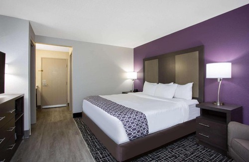 Salem Hotel | La Quinta Inn by Wyndham Roanoke Salem