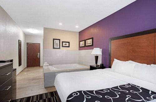 Plainfield Hotel | La Quinta Inn & Suites by Wyndham Norwich-Plainfield-Casino