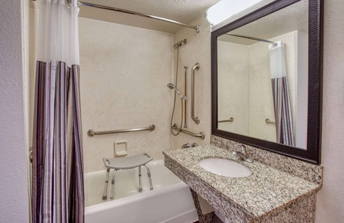 West Bloomington Hotel | La Quinta Inn & Suites by Wyndham Minneapolis Bloomington W