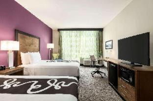 Burlington Hotel | La Quinta Inn & Suites by Wyndham Burlington