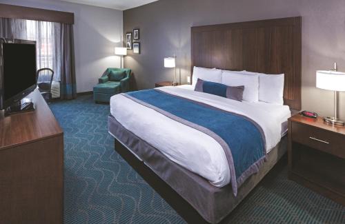 Fort Worth Hotel | La Quinta Inn & Suites by Wyndham Fort Worth Arlington West