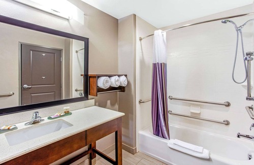 Gonzales Hotel | La Quinta Inn & Suites by Wyndham Gonzales TX