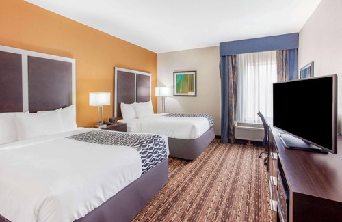 Gonzales Hotel | La Quinta Inn & Suites by Wyndham Gonzales TX