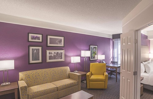 Woodlands Village Hotel | La Quinta Inn & Suites by Wyndham Flagstaff