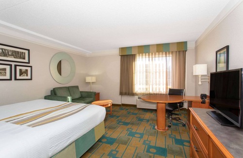 Lakewood Hotel | La Quinta Inn & Suites by Wyndham Denver Southwest Lakewood