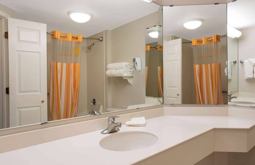 Lakewood Hotel | La Quinta Inn & Suites by Wyndham Denver Southwest Lakewood