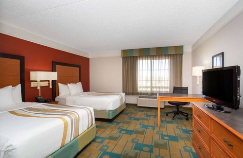 Lakewood Hotel | La Quinta Inn & Suites by Wyndham Denver Southwest Lakewood