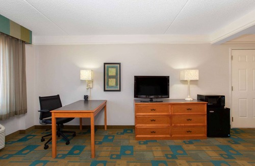 Lakewood Hotel | La Quinta Inn & Suites by Wyndham Denver Southwest Lakewood