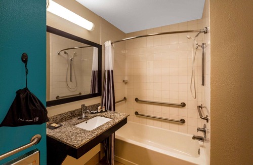 Wydewood Estates Hotel | La Quinta Inn & Suites by Wyndham Midland North
