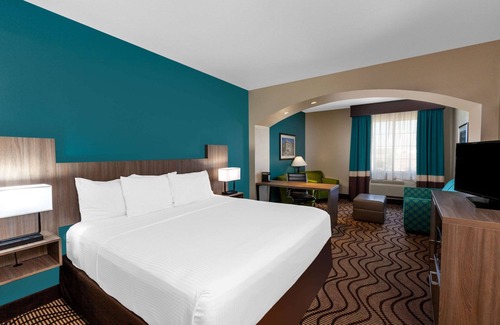 Wydewood Estates Hotel | La Quinta Inn & Suites by Wyndham Midland North