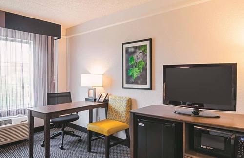Dupont Hotel | La Quinta Inn & Suites by Wyndham Denver Airport DIA