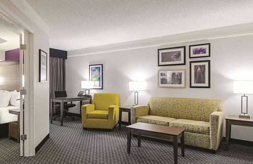 Dupont Hotel | La Quinta Inn & Suites by Wyndham Denver Airport DIA