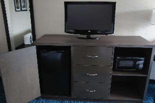 Peru Hotel | La Quinta Inn & Suites by Wyndham Peru Starved Rock St Park