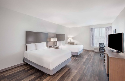 Duncanville Hotel | La Quinta Inn & Suites by Wyndham Dallas Duncanville