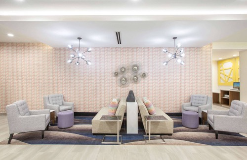 Duncanville Hotel | La Quinta Inn & Suites by Wyndham Dallas Duncanville