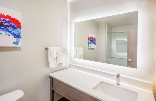 Duncanville Hotel | La Quinta Inn & Suites by Wyndham Dallas Duncanville