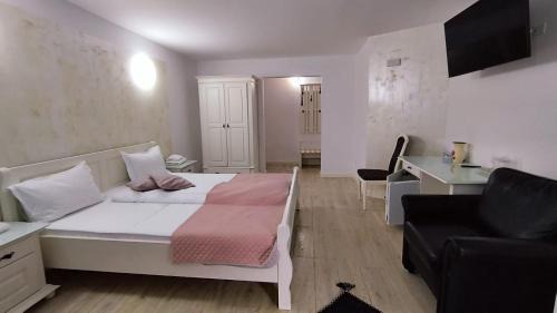 Sucevita Hotel | LA RĂSCRUCE DE APE