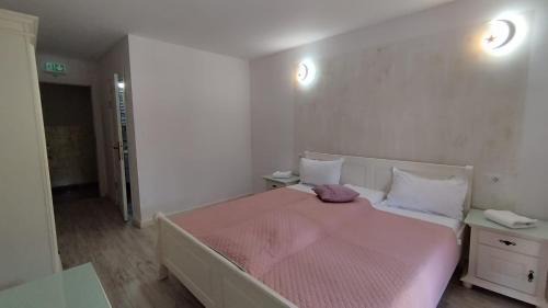 Sucevita Hotel | LA RĂSCRUCE DE APE