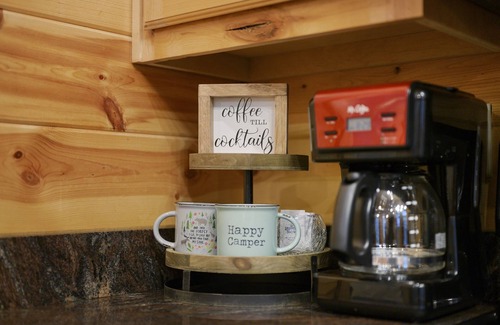 Broken Bow Cabin | LA ROCA - Luxury Honeymoon Cabin, Hot Tub, Outdoor Fireplace, Walk to Dining!